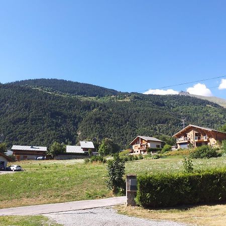 Tres Bel Appartement Dans Une Maison Avec Spa Séez Екстериор снимка