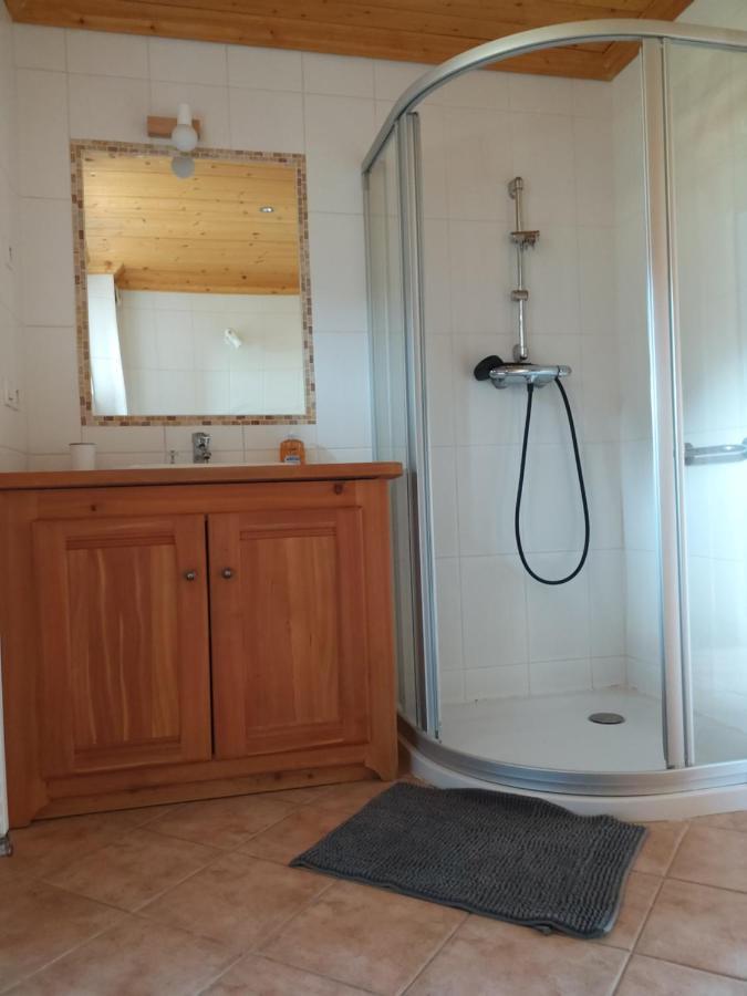 Tres Bel Appartement Dans Une Maison Avec Spa Séez Екстериор снимка